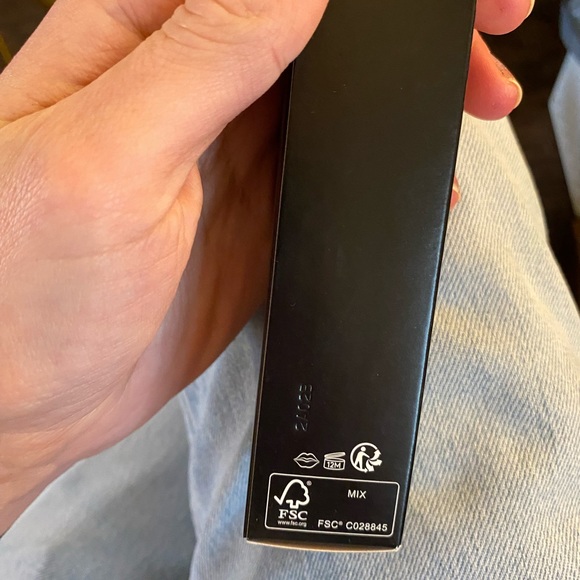 FENTY BEAUTY BY RIHANNA - Stunna Lip Paint in “ UNCFUFFED 03” - Picture 7 of 7